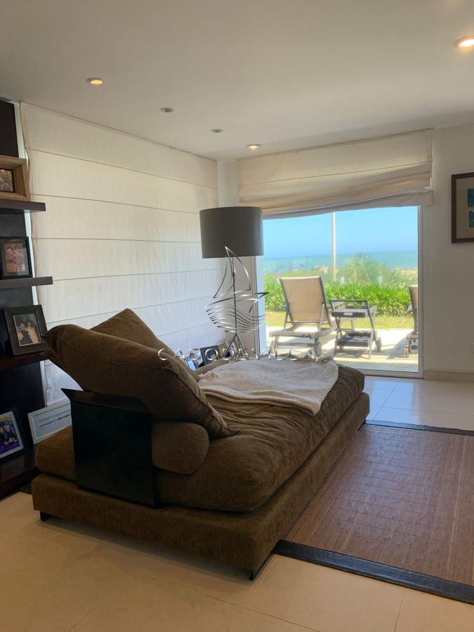 Casa ID.994 - GRAN CASA EN VENTA, PRIMERA LÍNEA