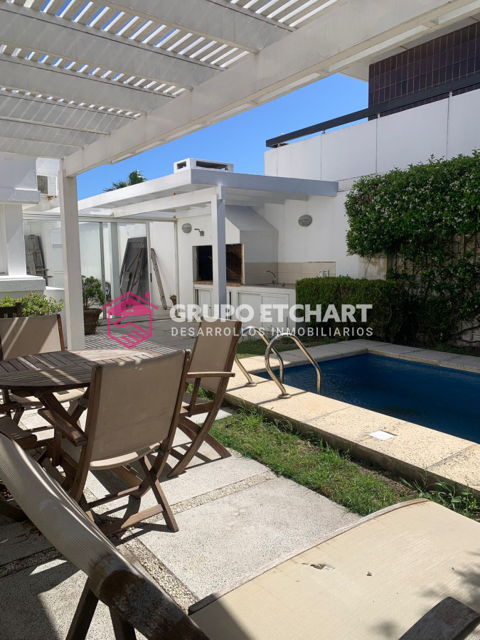 Casa ID.208 - CASA EN VENTA, PRIMERA LÍNEA PUNTA DEL ESTE