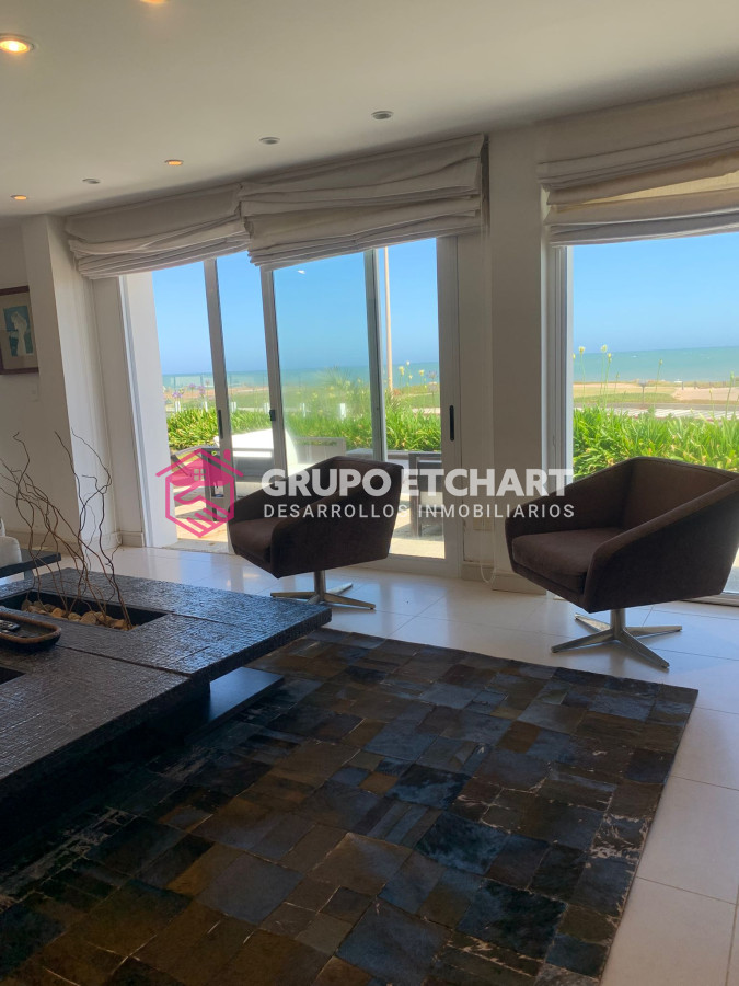 Casa ID.208 - CASA EN VENTA, PRIMERA LÍNEA PUNTA DEL ESTE