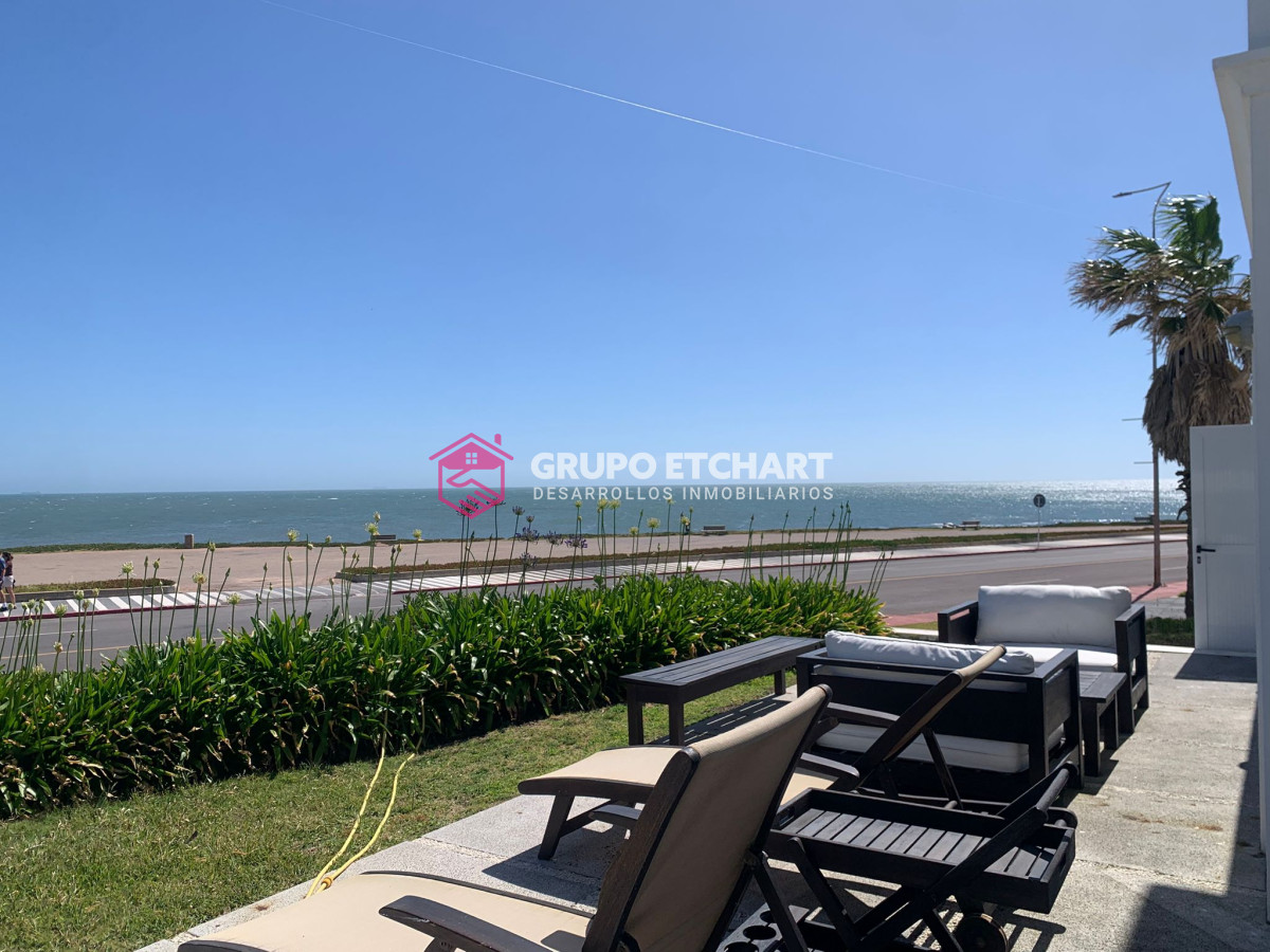 Casa ID.208 - CASA EN VENTA, PRIMERA LÍNEA PUNTA DEL ESTE