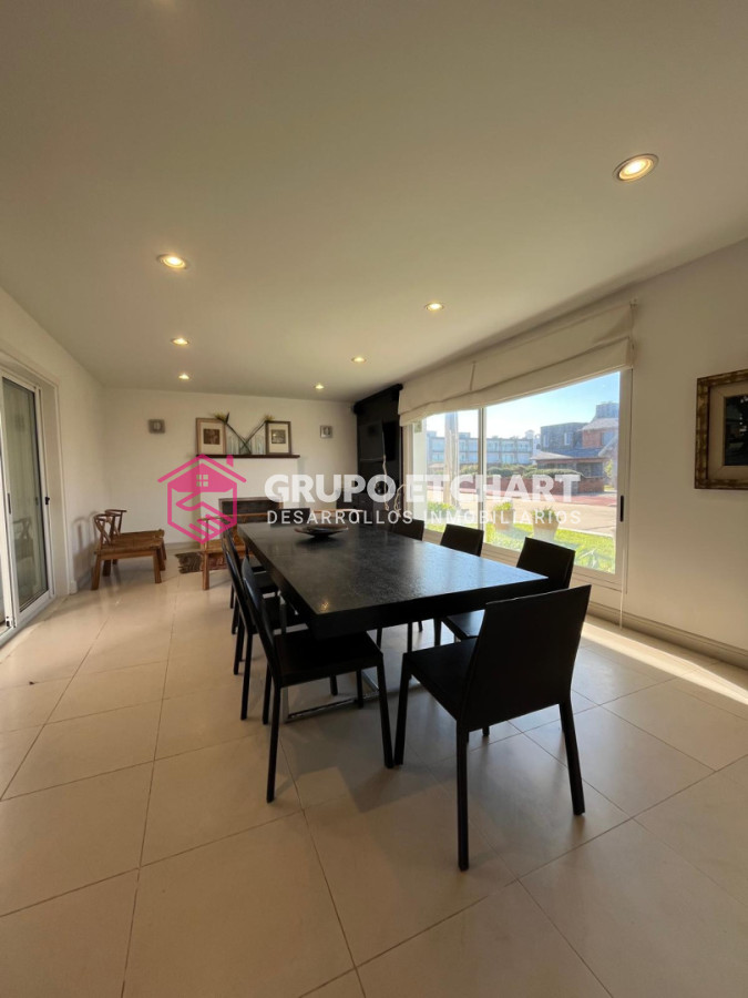 Casa ID.208 - CASA EN VENTA, PRIMERA LÍNEA PUNTA DEL ESTE