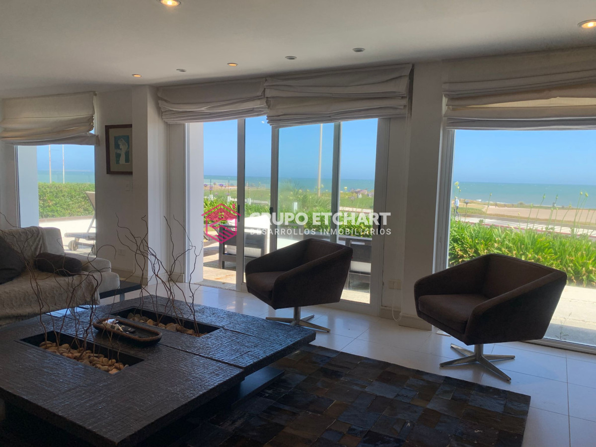 Casa ID.208 - CASA EN VENTA, PRIMERA LÍNEA PUNTA DEL ESTE