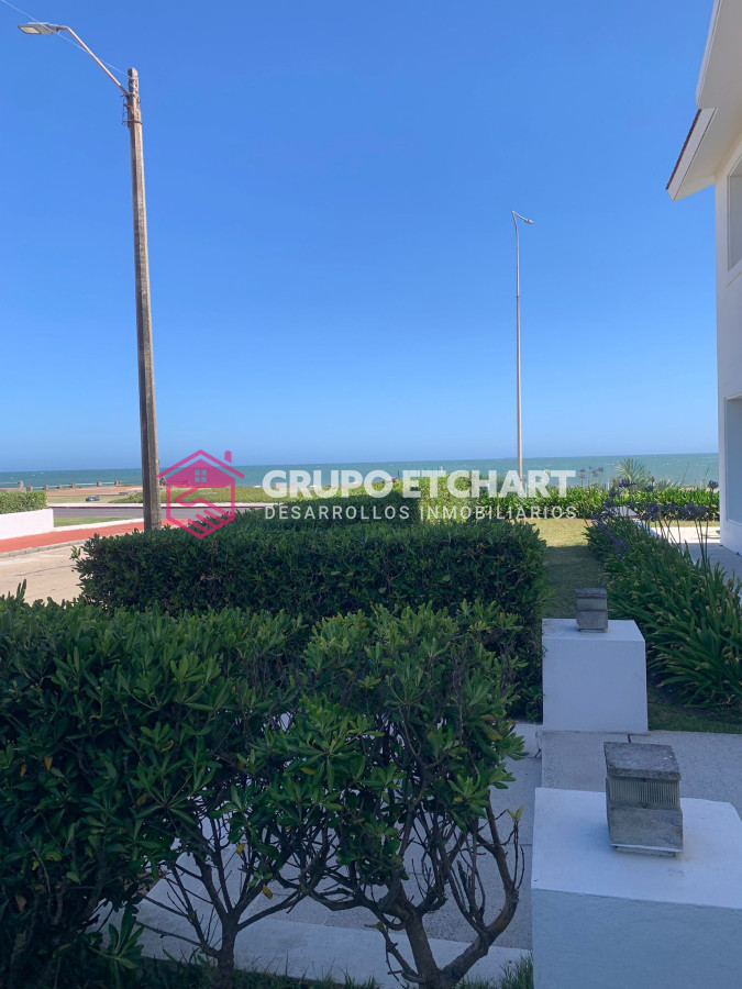 Casa ID.208 - CASA EN VENTA, PRIMERA LÍNEA PUNTA DEL ESTE