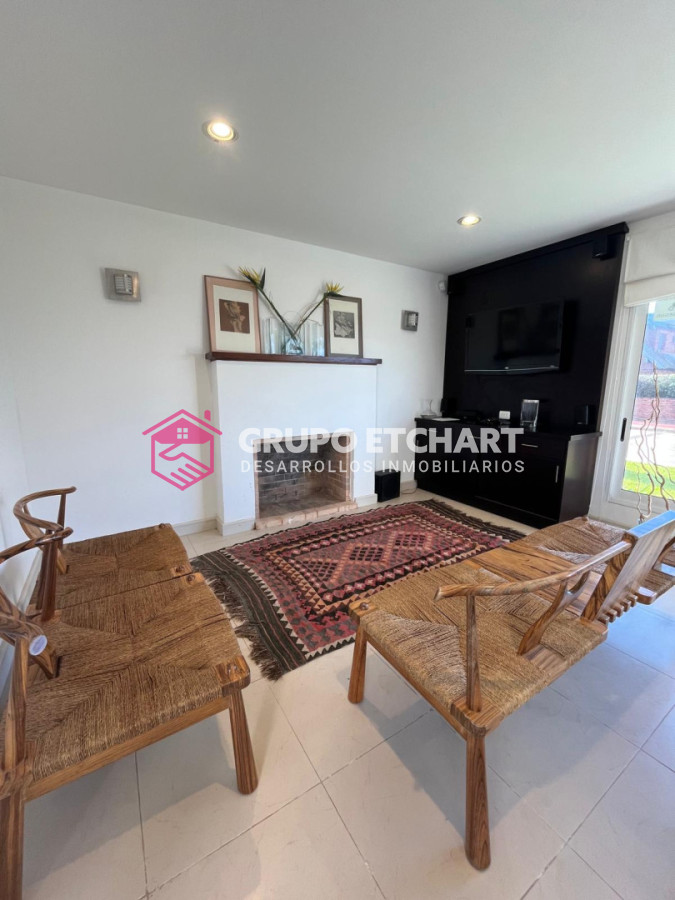 Casa ID.208 - CASA EN VENTA, PRIMERA LÍNEA PUNTA DEL ESTE