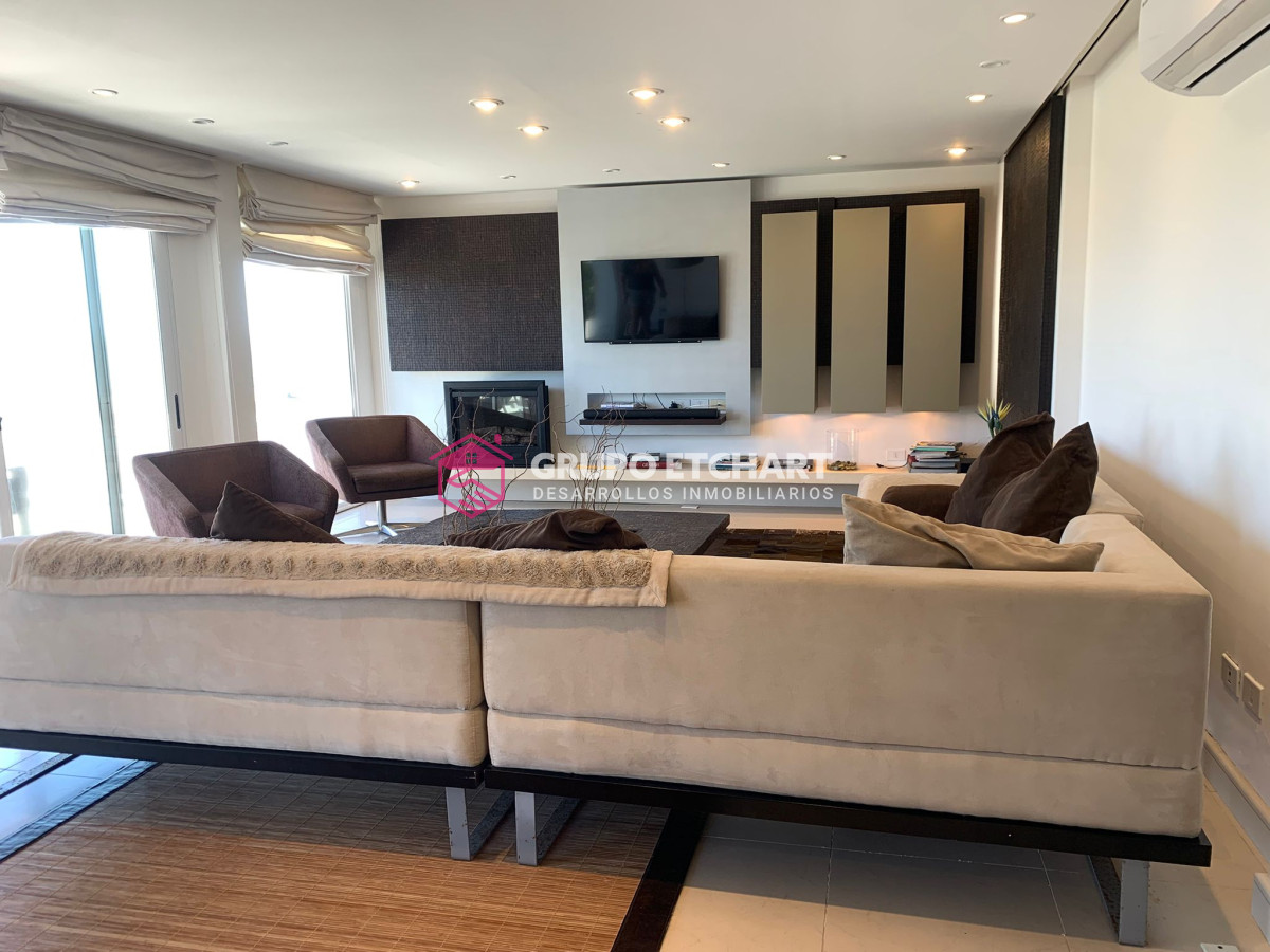 Casa ID.208 - CASA EN VENTA, PRIMERA LÍNEA PUNTA DEL ESTE