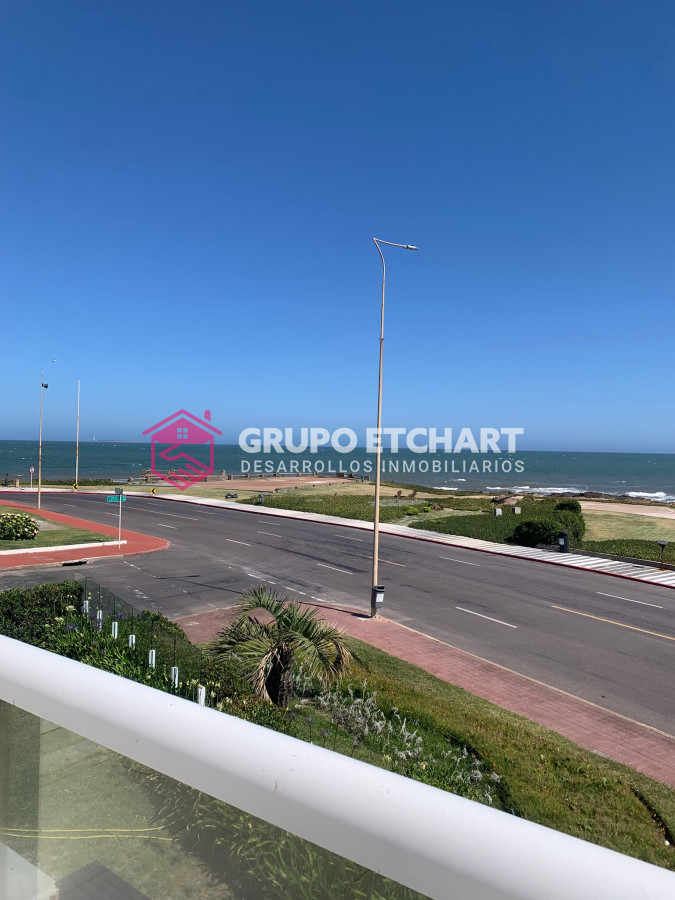 Casa ID.208 - CASA EN VENTA, PRIMERA LÍNEA PUNTA DEL ESTE