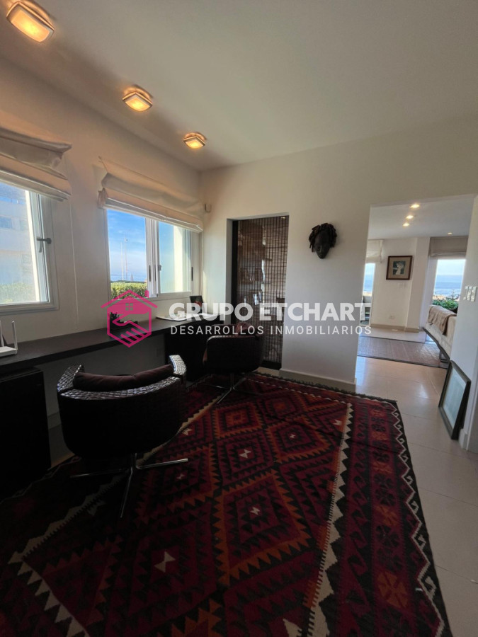 Casa ID.208 - CASA EN VENTA, PRIMERA LÍNEA PUNTA DEL ESTE