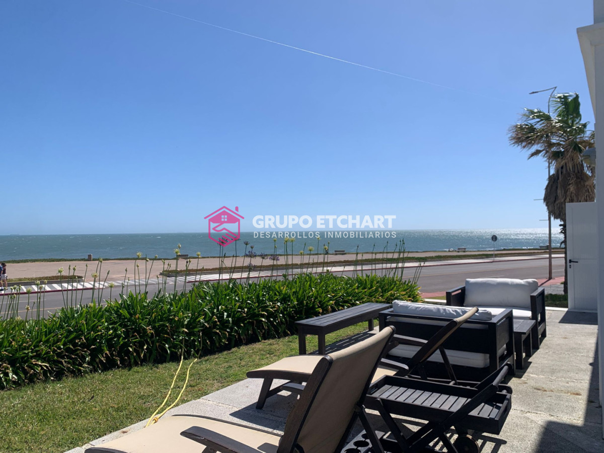 Casa ID.208 - CASA EN VENTA, PRIMERA LÍNEA PUNTA DEL ESTE