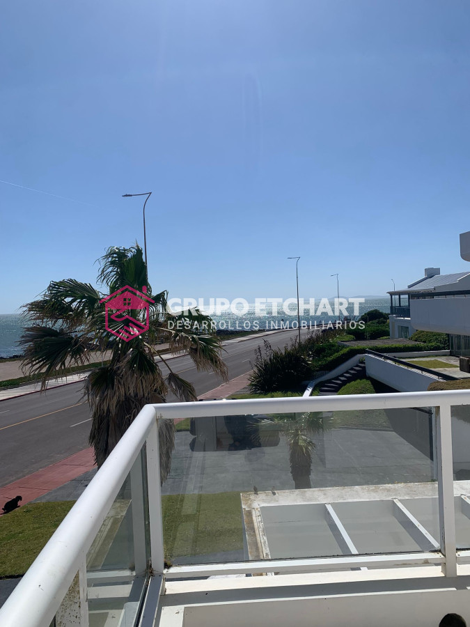 Casa ID.208 - CASA EN VENTA, PRIMERA LÍNEA PUNTA DEL ESTE