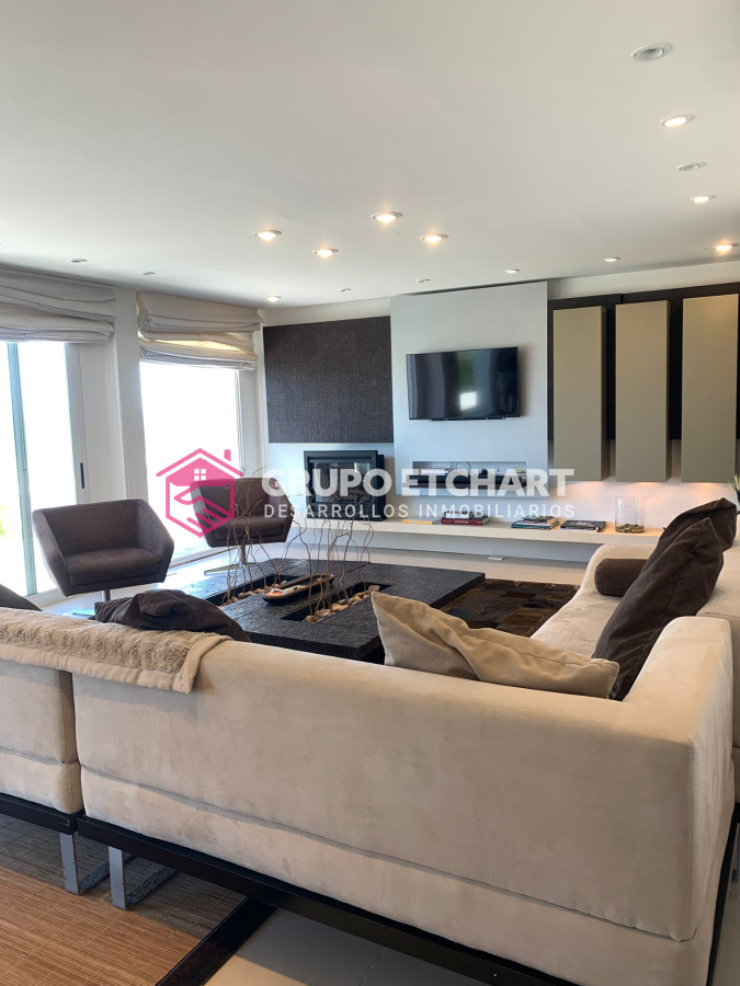 Casa ID.208 - CASA EN VENTA, PRIMERA LÍNEA PUNTA DEL ESTE