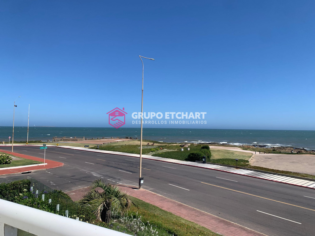 Casa ID.208 - CASA EN VENTA, PRIMERA LÍNEA PUNTA DEL ESTE