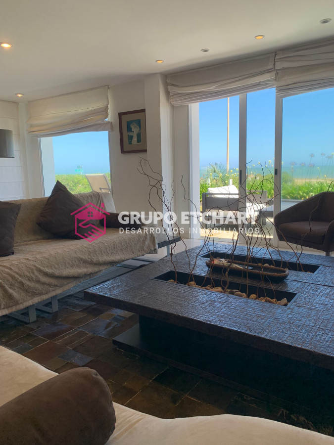 Casa ID.208 - CASA EN VENTA, PRIMERA LÍNEA PUNTA DEL ESTE