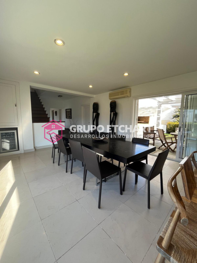 Casa ID.208 - CASA EN VENTA, PRIMERA LÍNEA PUNTA DEL ESTE