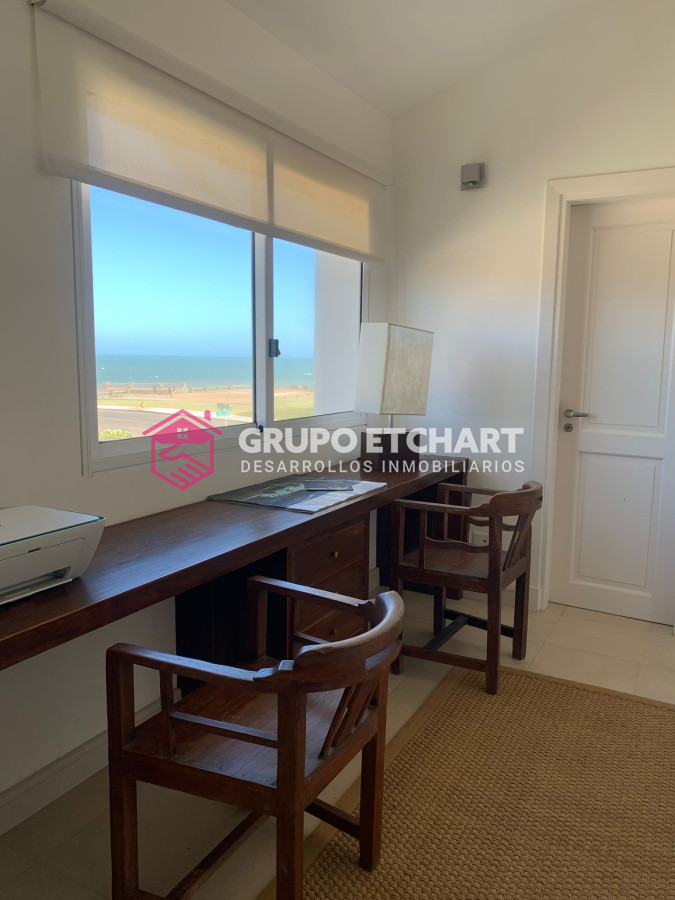 Casa ID.208 - CASA EN VENTA, PRIMERA LÍNEA PUNTA DEL ESTE