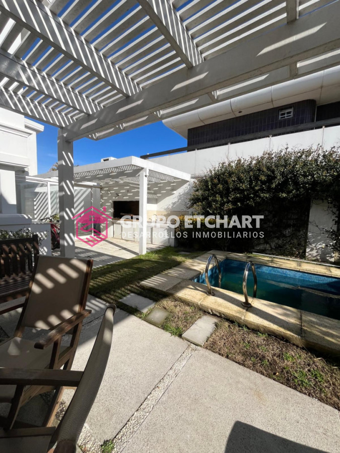 Casa ID.208 - CASA EN VENTA, PRIMERA LÍNEA PUNTA DEL ESTE