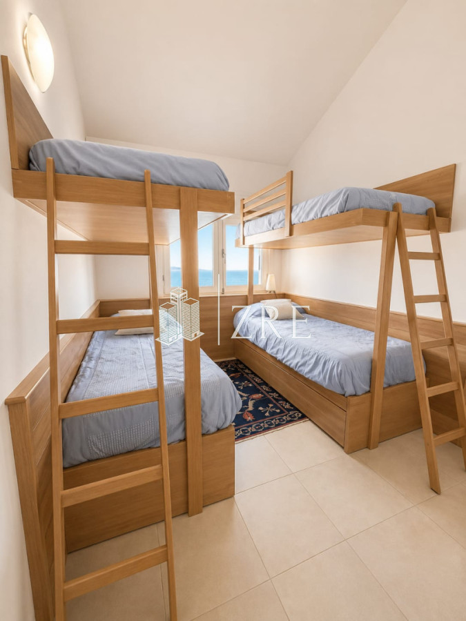 Casa ID.1134 - GRAN CASA EN VENTA, PRIMERA LÍNEA
