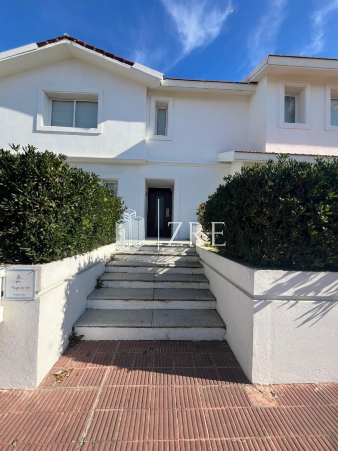 Casa ID.1134 - GRAN CASA EN VENTA, PRIMERA LÍNEA