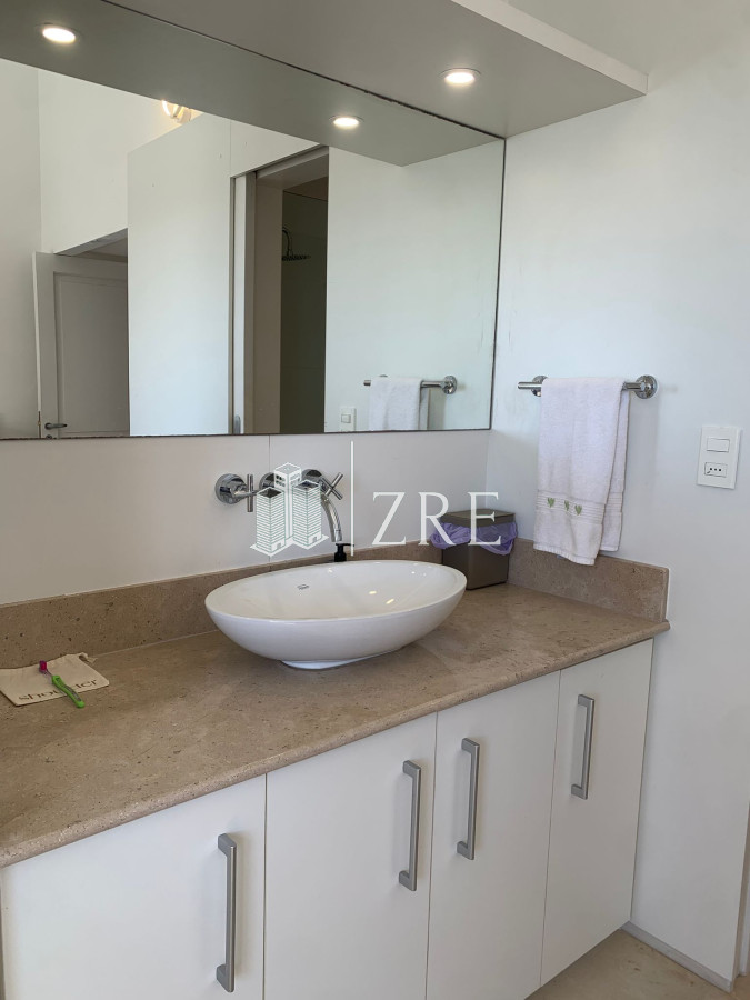 Casa ID.1134 - GRAN CASA EN VENTA, PRIMERA LÍNEA