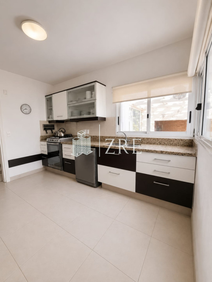Casa ID.1134 - GRAN CASA EN VENTA, PRIMERA LÍNEA