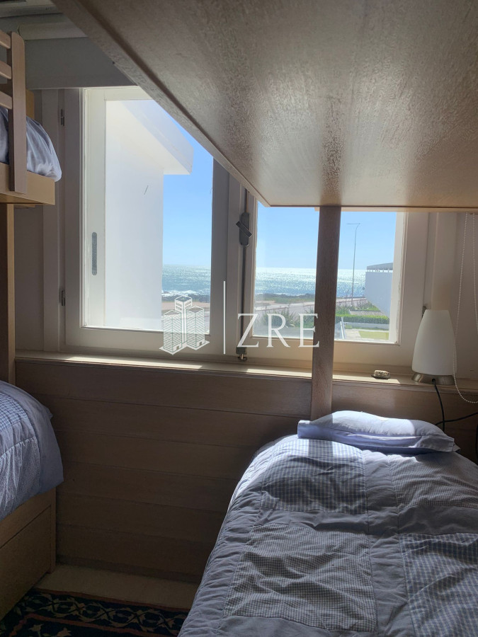 Casa ID.1134 - GRAN CASA EN VENTA, PRIMERA LÍNEA