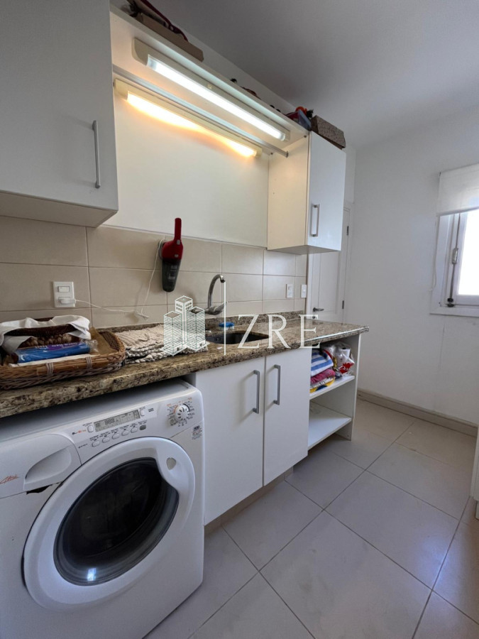 Casa ID.1134 - GRAN CASA EN VENTA, PRIMERA LÍNEA