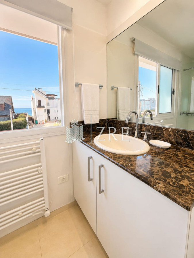 Casa ID.1134 - GRAN CASA EN VENTA, PRIMERA LÍNEA