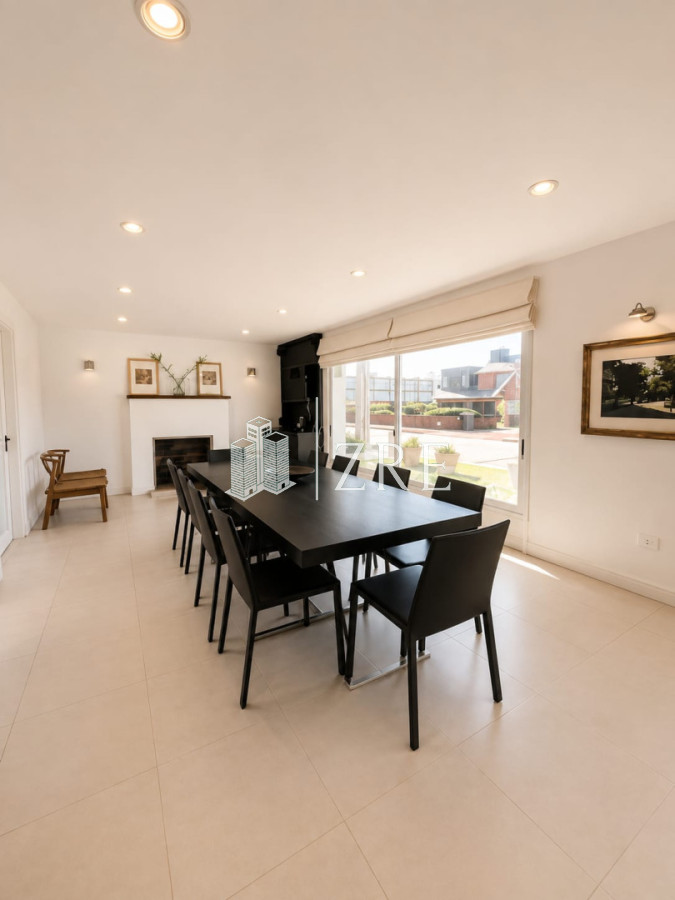 Casa ID.1134 - GRAN CASA EN VENTA, PRIMERA LÍNEA