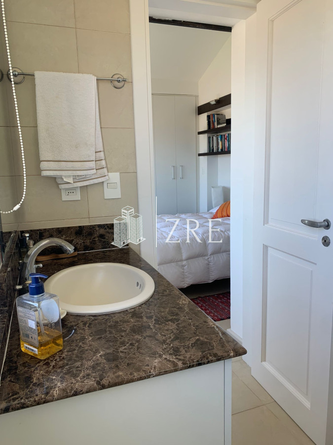 Casa ID.1134 - GRAN CASA EN VENTA, PRIMERA LÍNEA