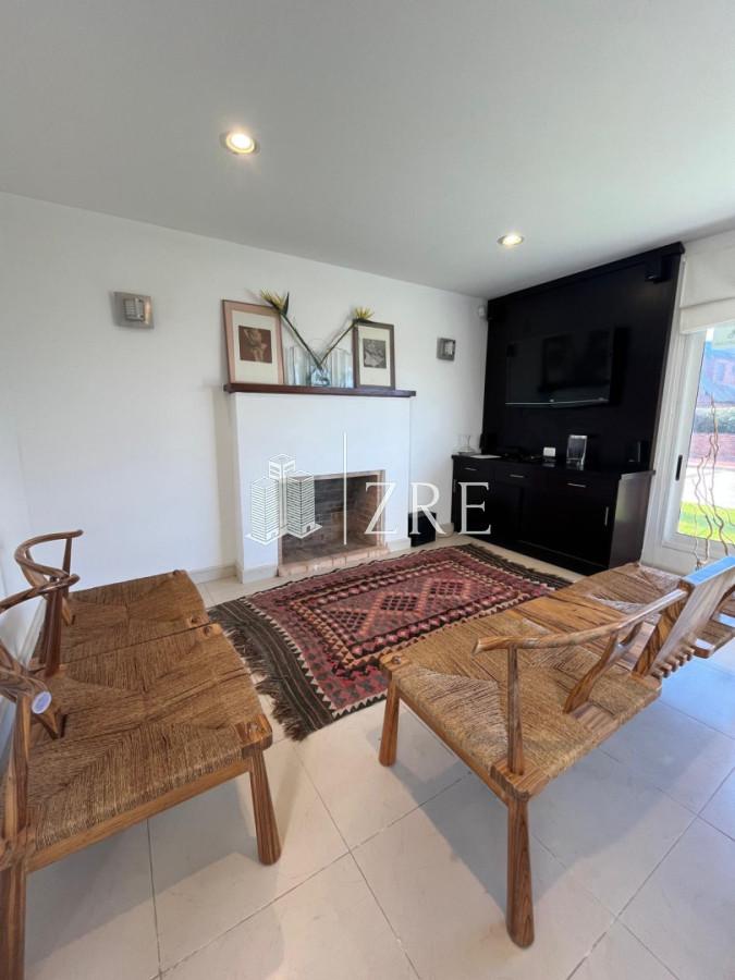 Casa ID.1134 - GRAN CASA EN VENTA, PRIMERA LÍNEA