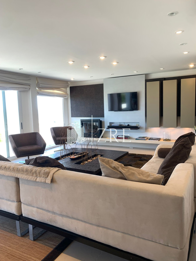 Casa ID.1134 - GRAN CASA EN VENTA, PRIMERA LÍNEA