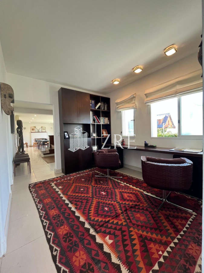 Casa ID.1134 - GRAN CASA EN VENTA, PRIMERA LÍNEA