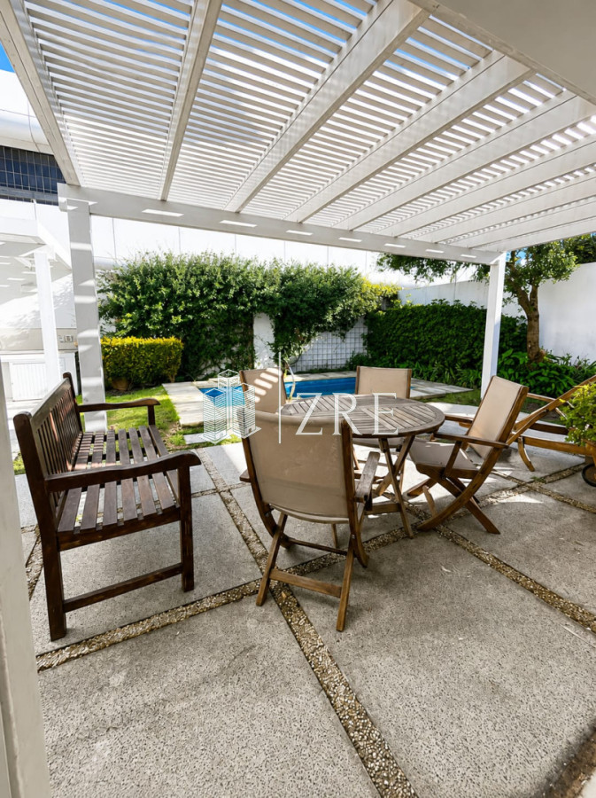 Casa ID.1134 - GRAN CASA EN VENTA, PRIMERA LÍNEA