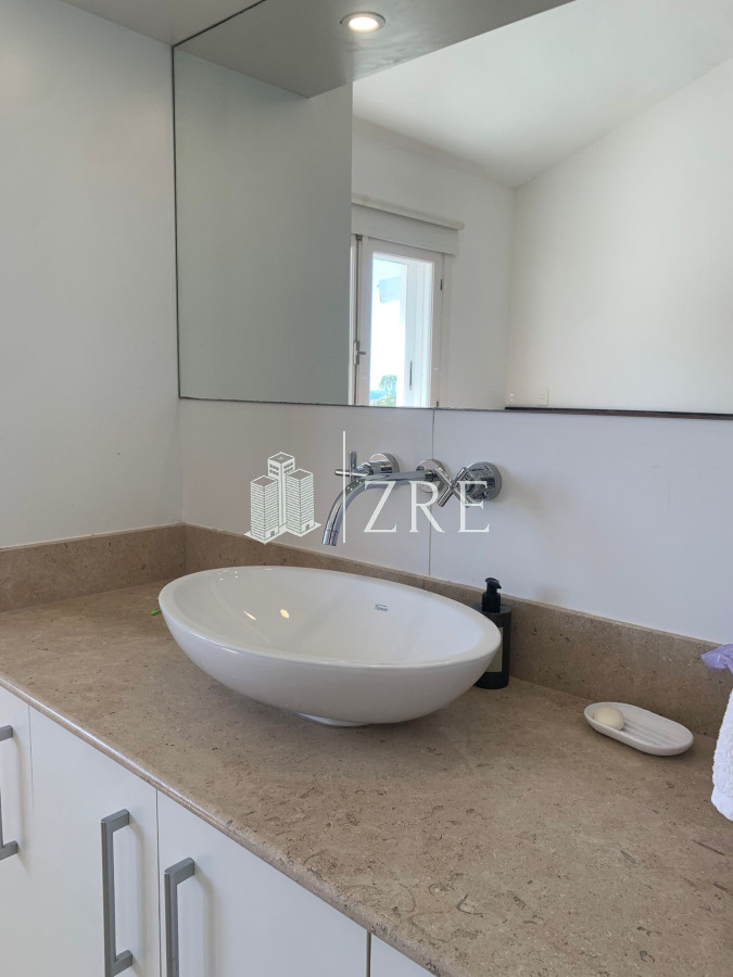 Casa ID.1134 - GRAN CASA EN VENTA, PRIMERA LÍNEA