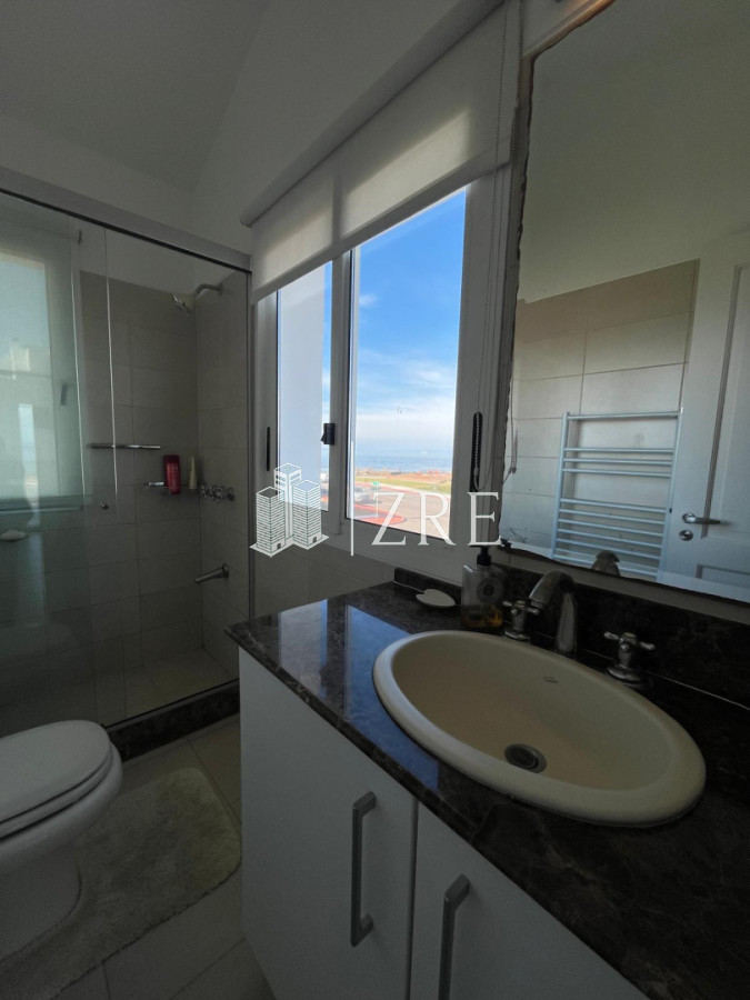 Casa ID.1134 - GRAN CASA EN VENTA, PRIMERA LÍNEA