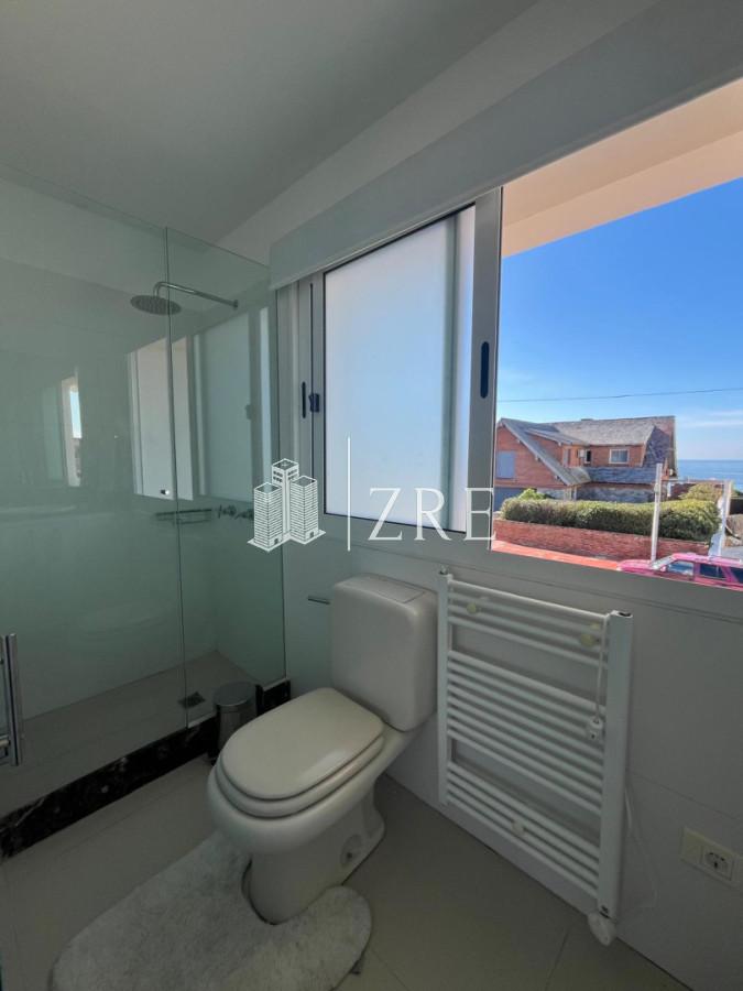 Casa ID.1134 - GRAN CASA EN VENTA, PRIMERA LÍNEA