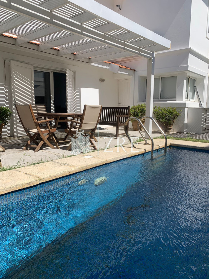 Casa ID.1134 - GRAN CASA EN VENTA, PRIMERA LÍNEA