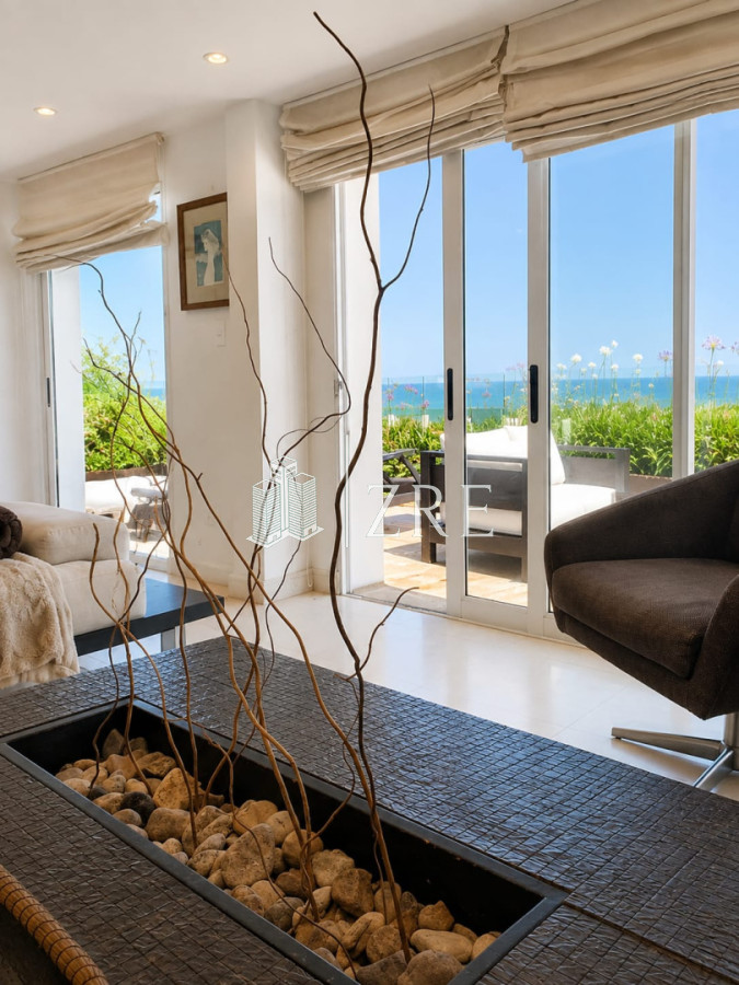 Casa ID.1134 - GRAN CASA EN VENTA, PRIMERA LÍNEA