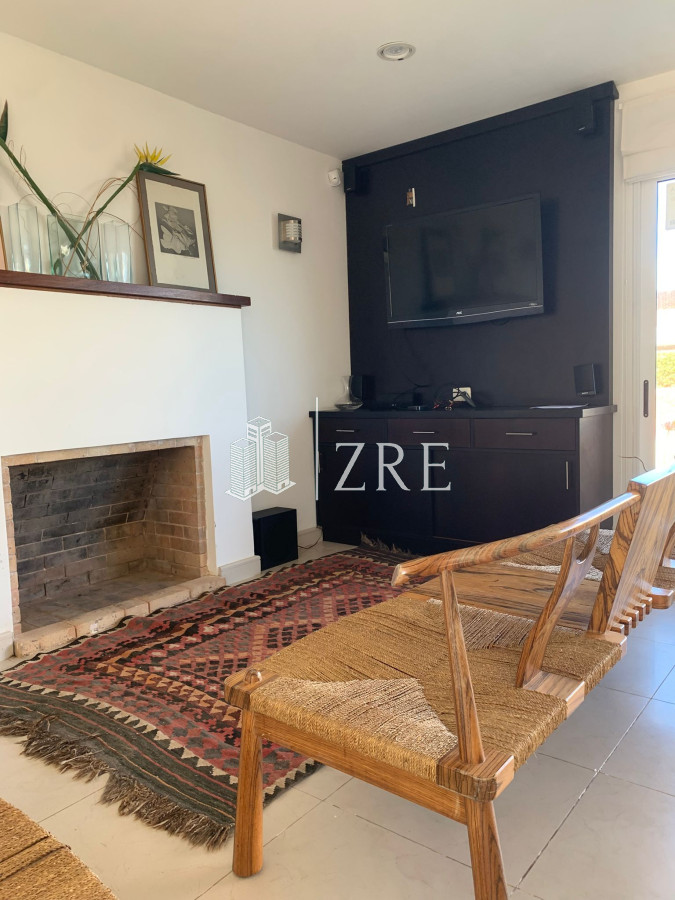 Casa ID.1134 - GRAN CASA EN VENTA, PRIMERA LÍNEA