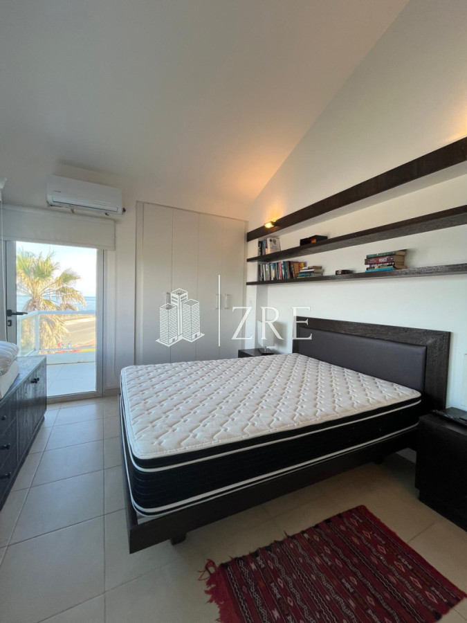 Casa ID.1134 - GRAN CASA EN VENTA, PRIMERA LÍNEA