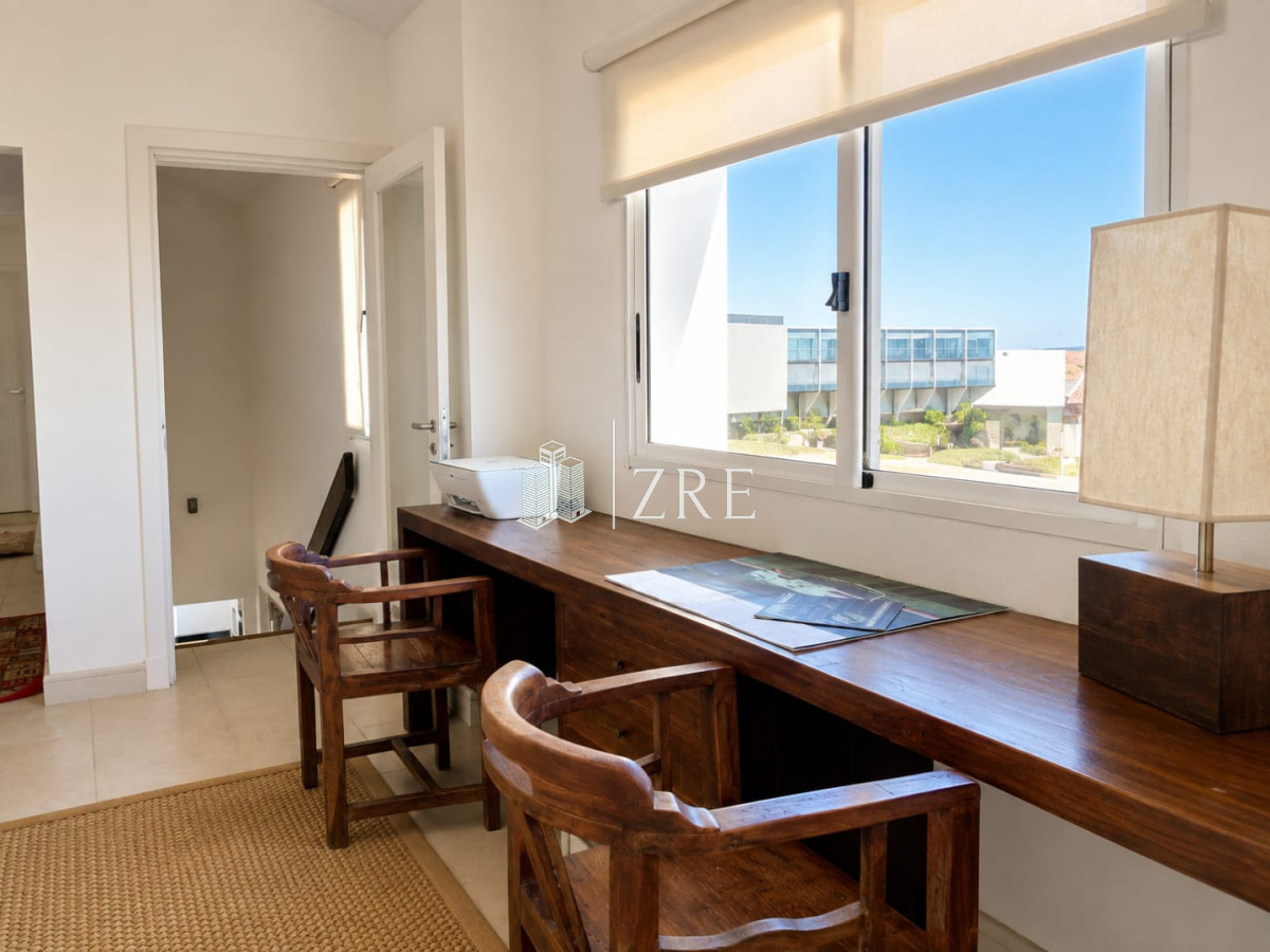 Casa ID.1134 - GRAN CASA EN VENTA, PRIMERA LÍNEA