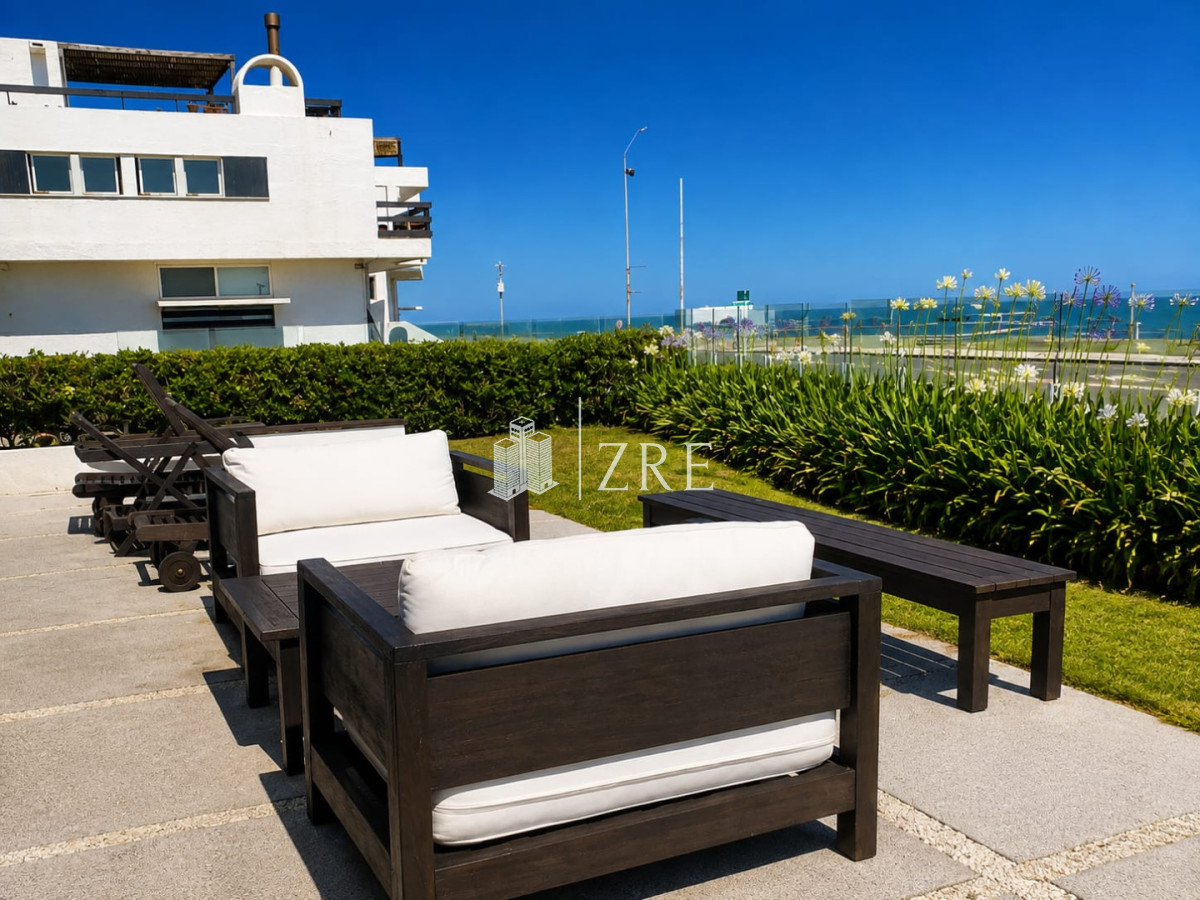 Casa ID.1134 - GRAN CASA EN VENTA, PRIMERA LÍNEA