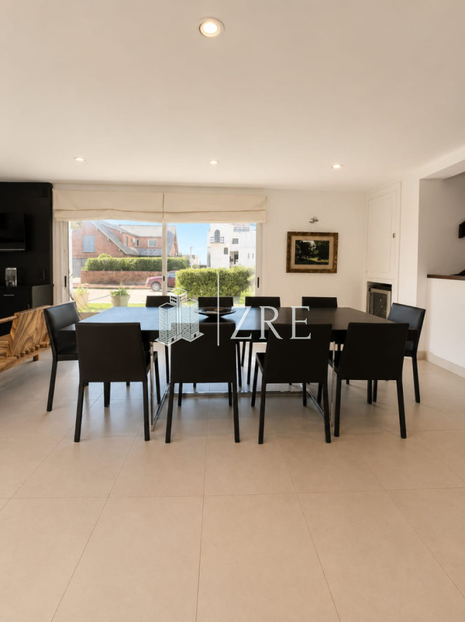 Casa ID.1134 - GRAN CASA EN VENTA, PRIMERA LÍNEA