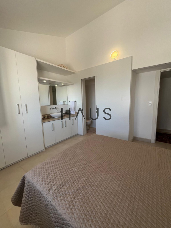 Casa ID.868 - CASA EN VENTA, PRIMERA LÍNEA PUNTA DEL ESTE