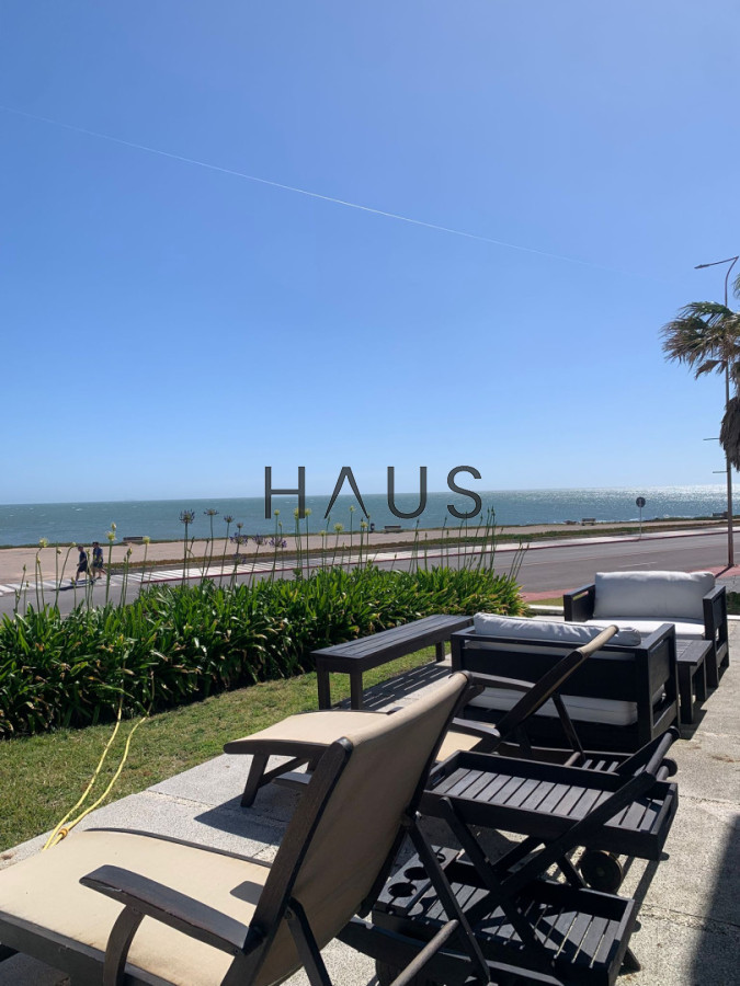Casa ID.868 - CASA EN VENTA, PRIMERA LÍNEA PUNTA DEL ESTE