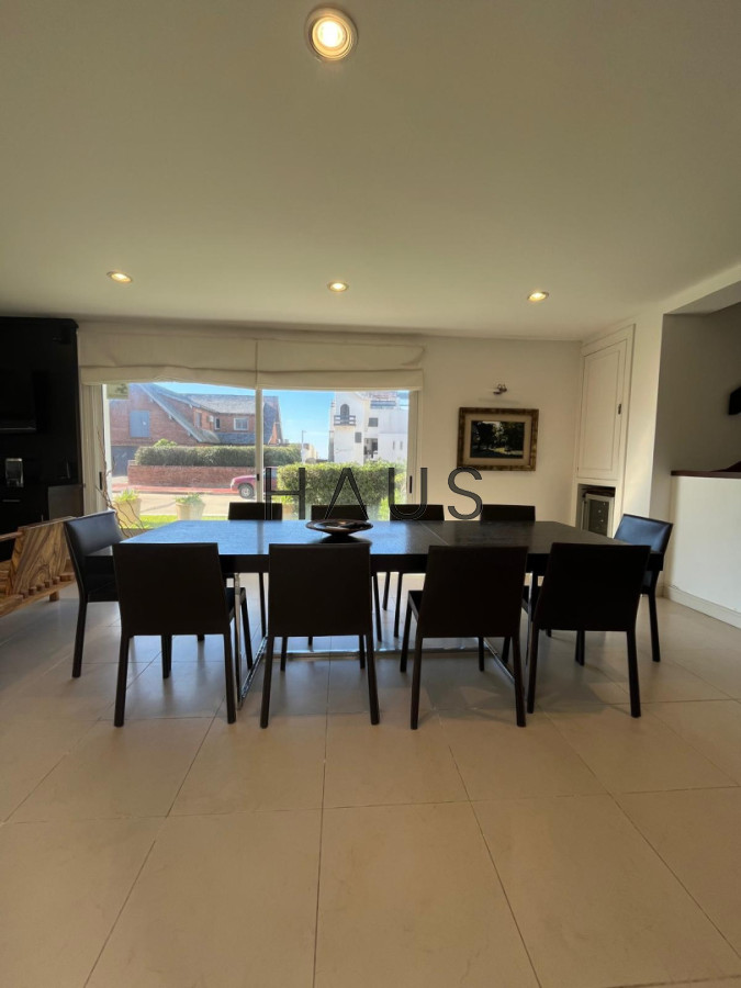 Casa ID.868 - CASA EN VENTA, PRIMERA LÍNEA PUNTA DEL ESTE