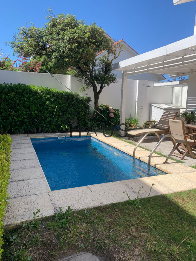 Casa ID.868 - CASA EN VENTA, PRIMERA LÍNEA PUNTA DEL ESTE