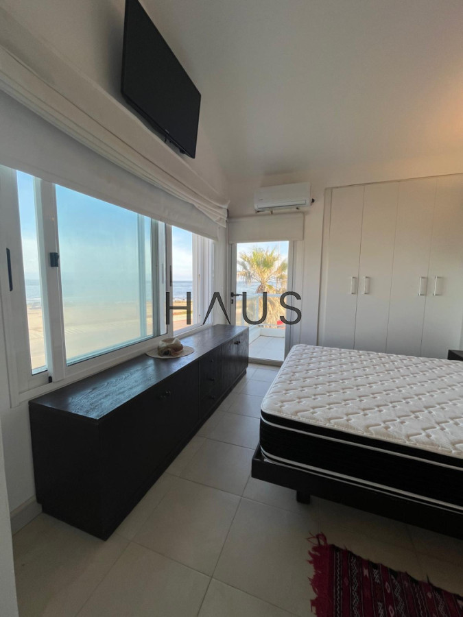 Casa ID.868 - CASA EN VENTA, PRIMERA LÍNEA PUNTA DEL ESTE