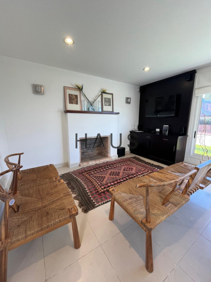 Casa ID.868 - CASA EN VENTA, PRIMERA LÍNEA PUNTA DEL ESTE
