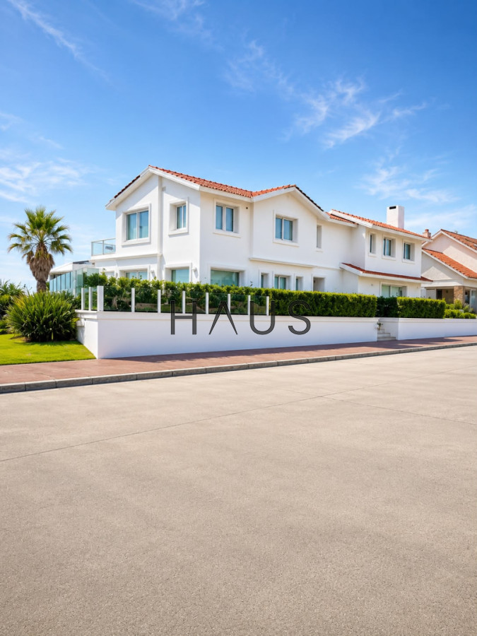 Casa ID.868 - CASA EN VENTA, PRIMERA LÍNEA PUNTA DEL ESTE