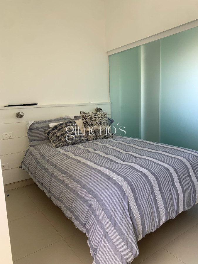 Casa ID.674 - GRAN CASA EN VENTA, PRIMERA LÍNEA